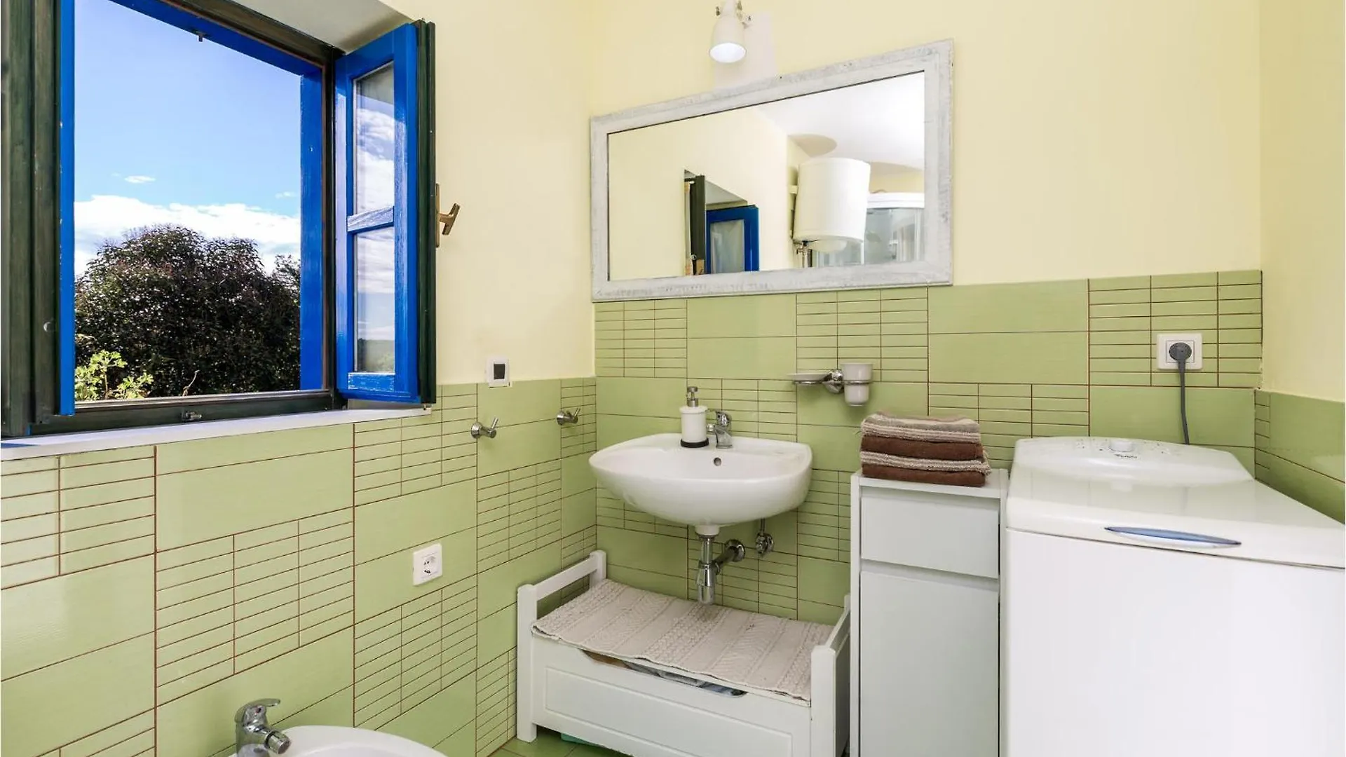 Amazing Apartment In Kastav With Kitchen